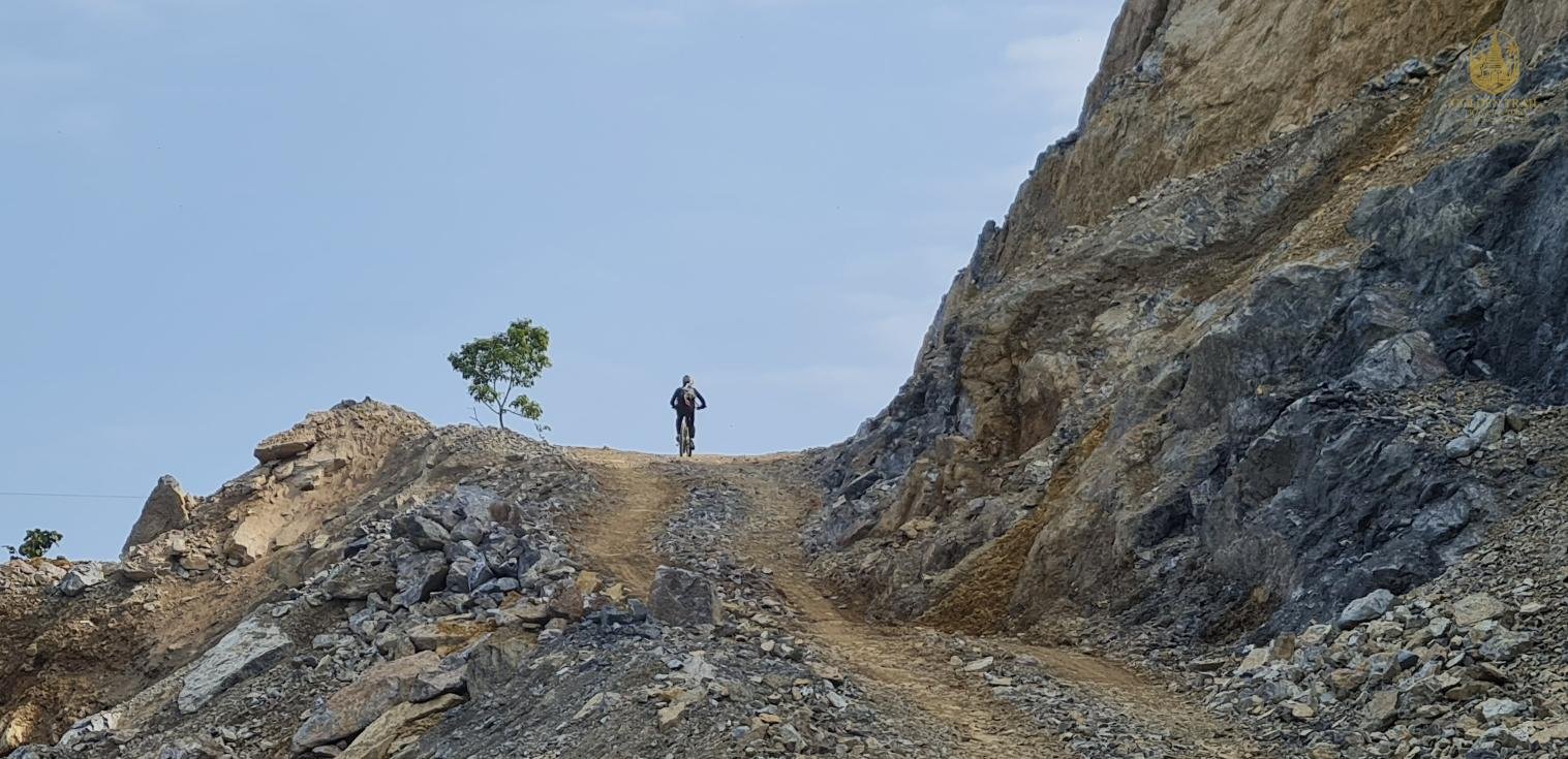 Crafting Your Perfect Ride: The Definitive Guide to Custom Cycling Tours in Vietnam